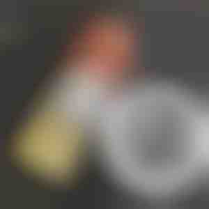 Нега на кожа и дрво што го враќа сјајот | REVIVAPRO